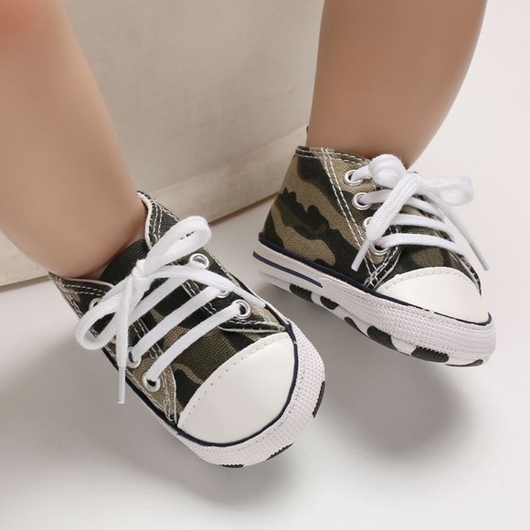 Baby Toddler Green Camo Lace-up Hightop Prewalkers - Picture 9 of 13